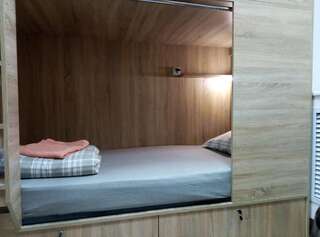Хостелы Minsk City Hostel (Минск Сити Хостел) Минск Односпальная кровать в общем мужском номере-11