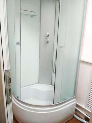 Хостелы Minsk City Hostel (Минск Сити Хостел) Минск Односпальная кровать в общем мужском номере-14